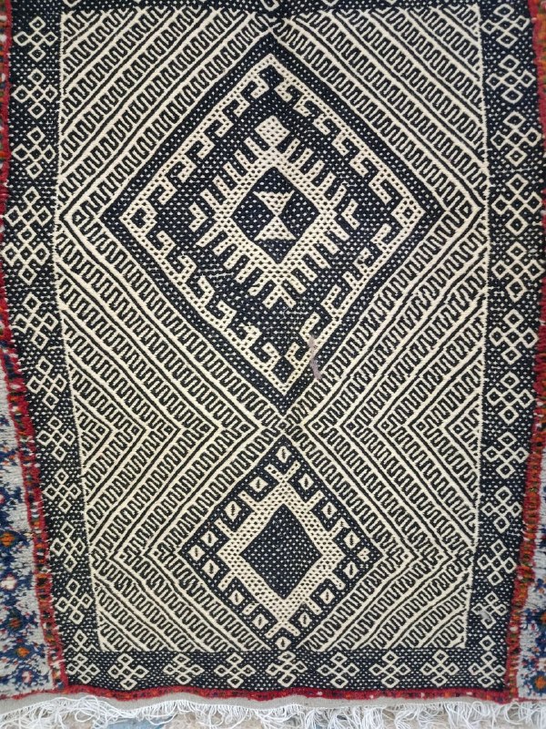 Tapis berbère marocain Picasso Berber fait main - vue 3